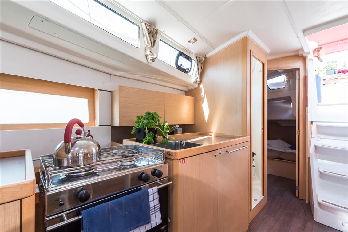 Beneteau Oceanis 38 RUSALKA – bilde 2 av 17