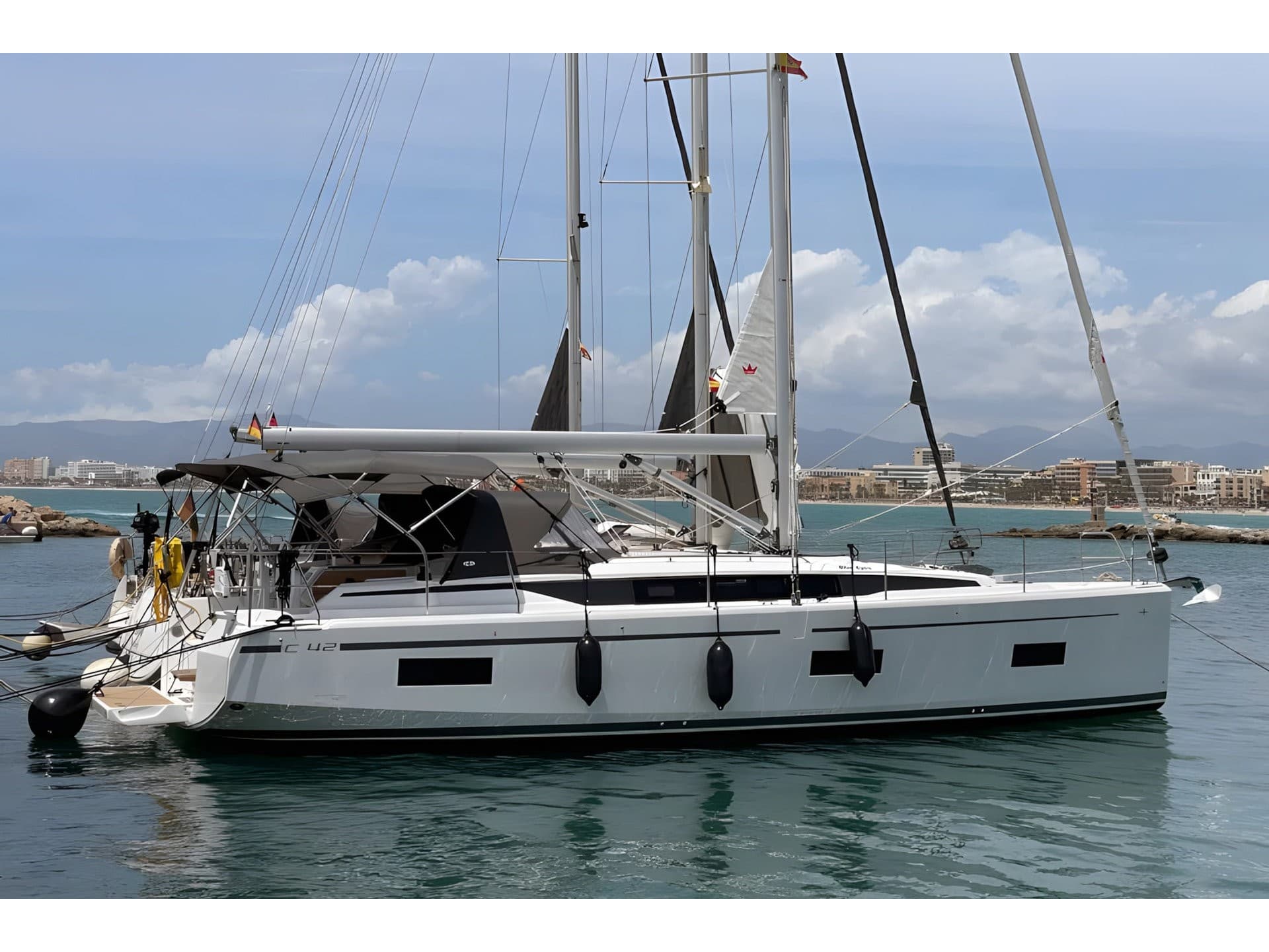 Bavaria C42 Blue Eyes