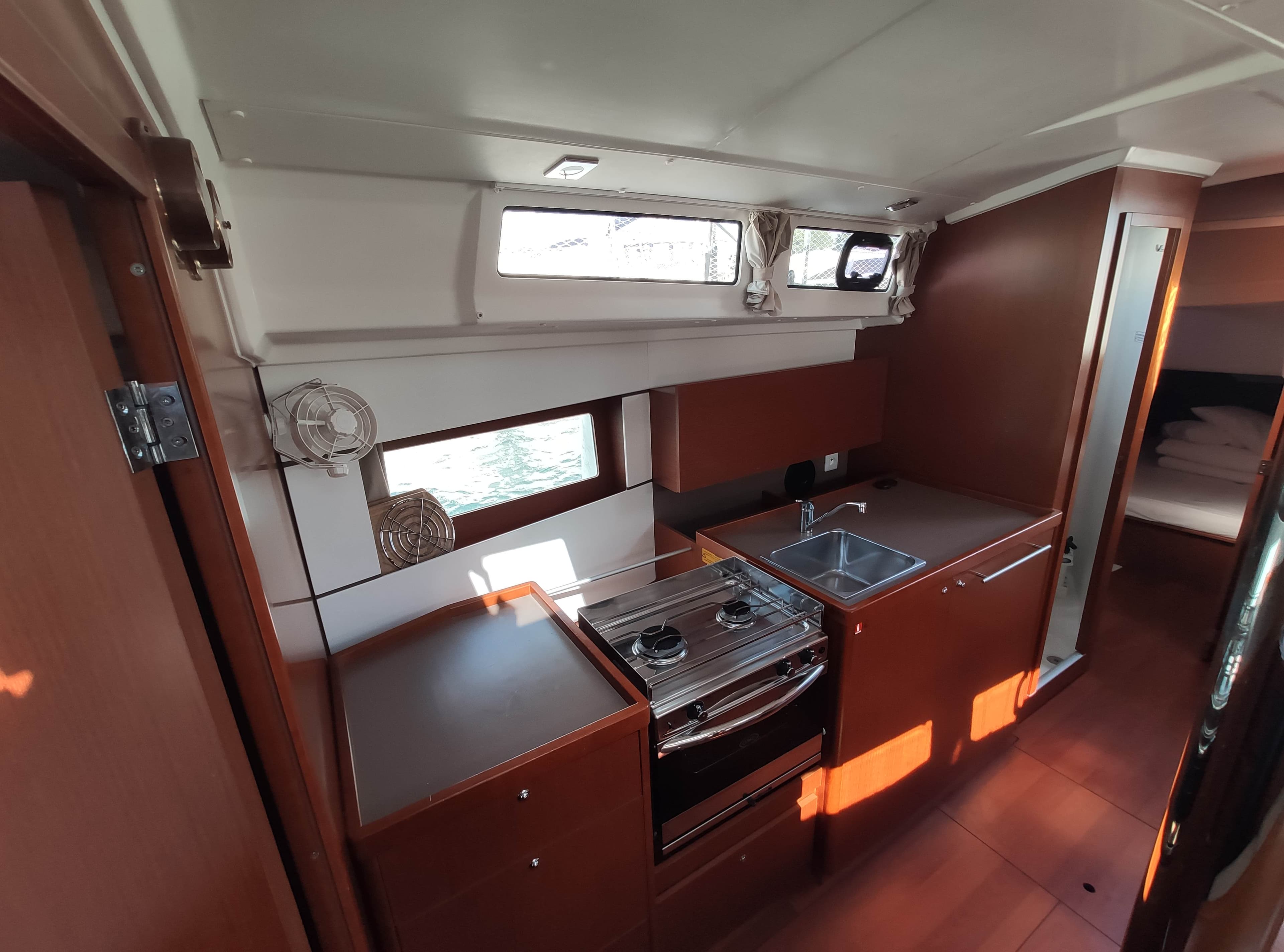Beneteau Oceanis 38.1 Citrea – bilde 5 av 21