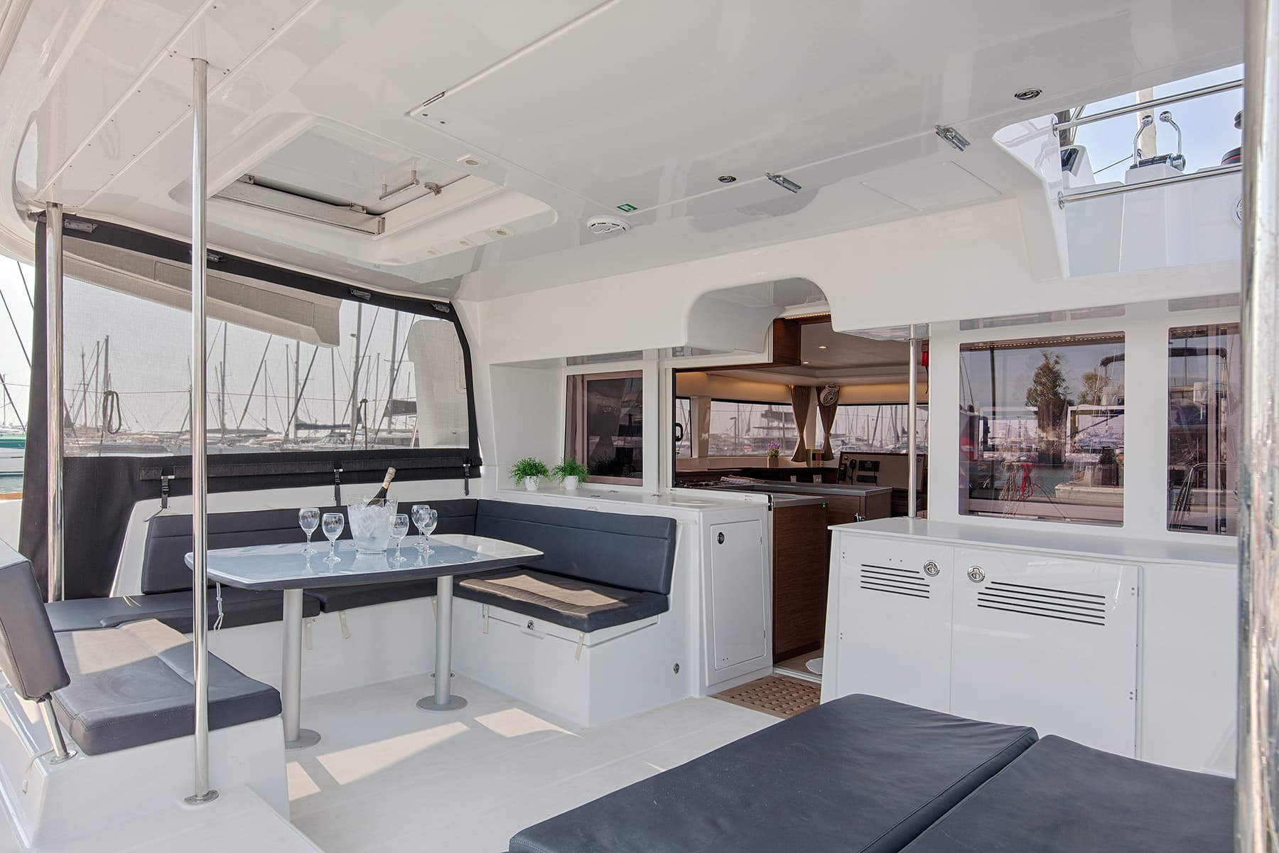 Lagoon 450 Fly Smile – bilde 5 av 23