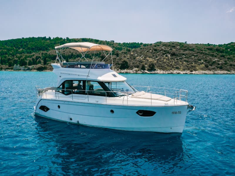 Bavaria E40 Fly Ivona