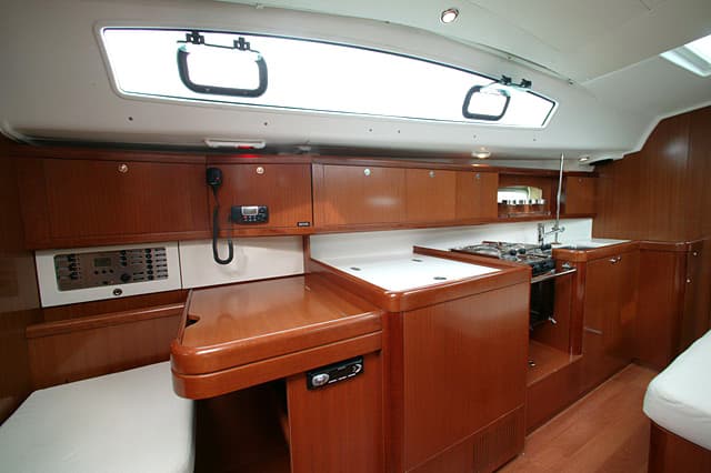 Beneteau Oceanis 40 Tosca – bilde 2 av 15