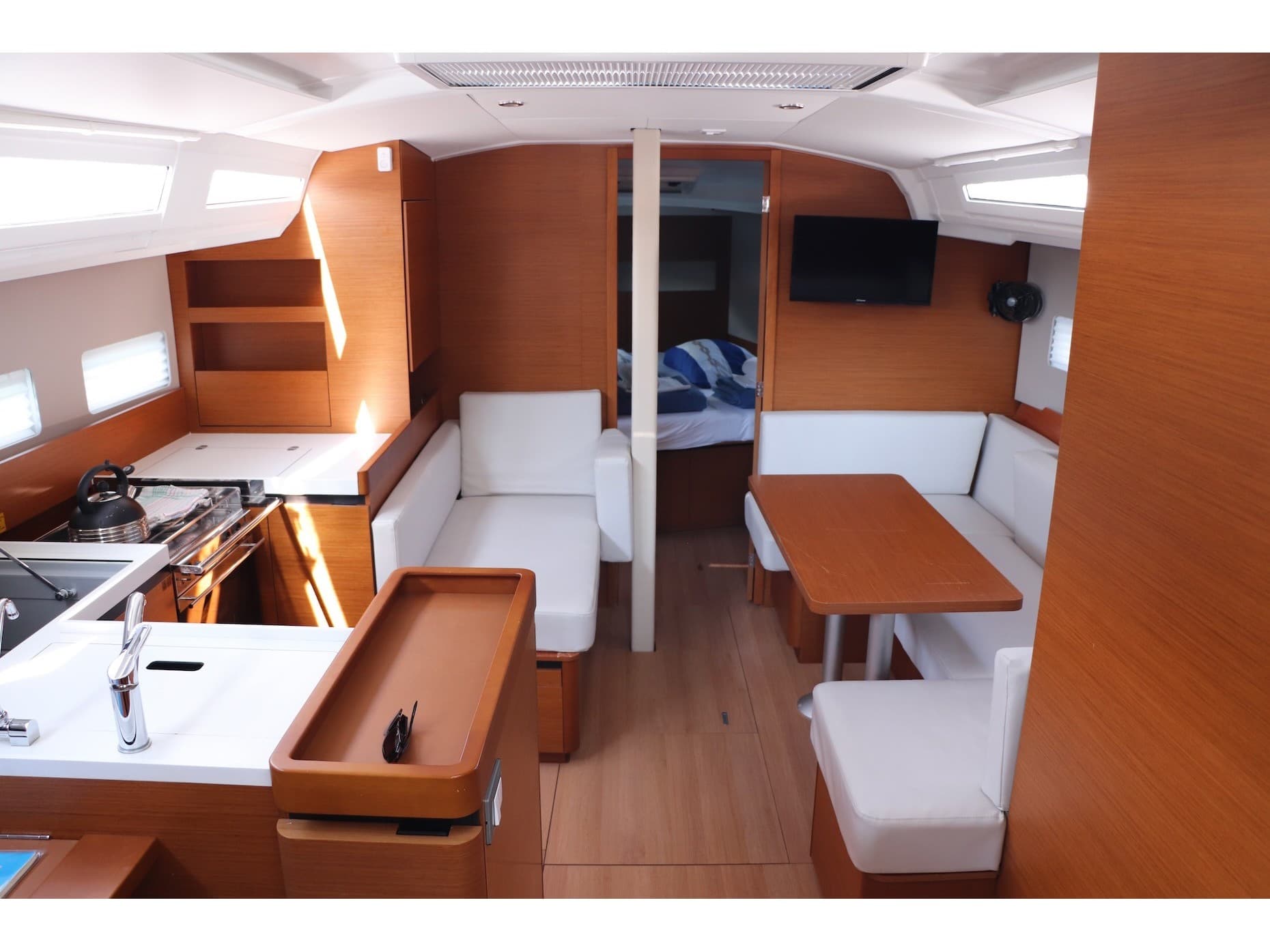 Jeanneau Sun Odyssey 410 Shaken Not Stirred – bilde 2 av 10