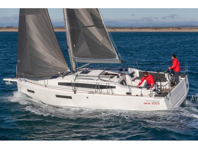 Jeanneau Sun Odyssey 380 Bura Kiss