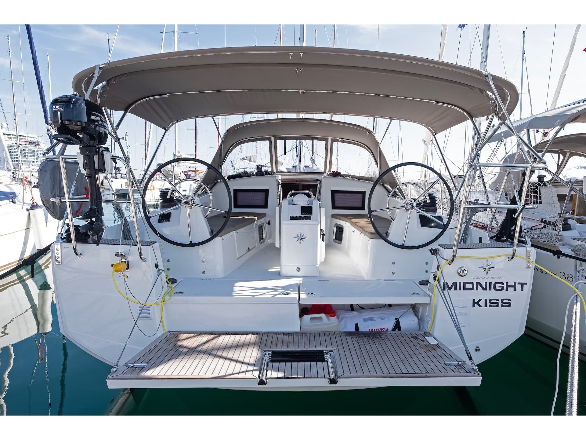 Jeanneau Sun Odyssey 410 Midnight Kiss