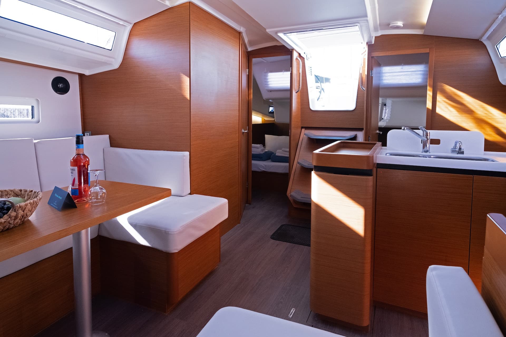 Jeanneau Sun Odyssey 410 Midnight Kiss – bilde 5 av 14