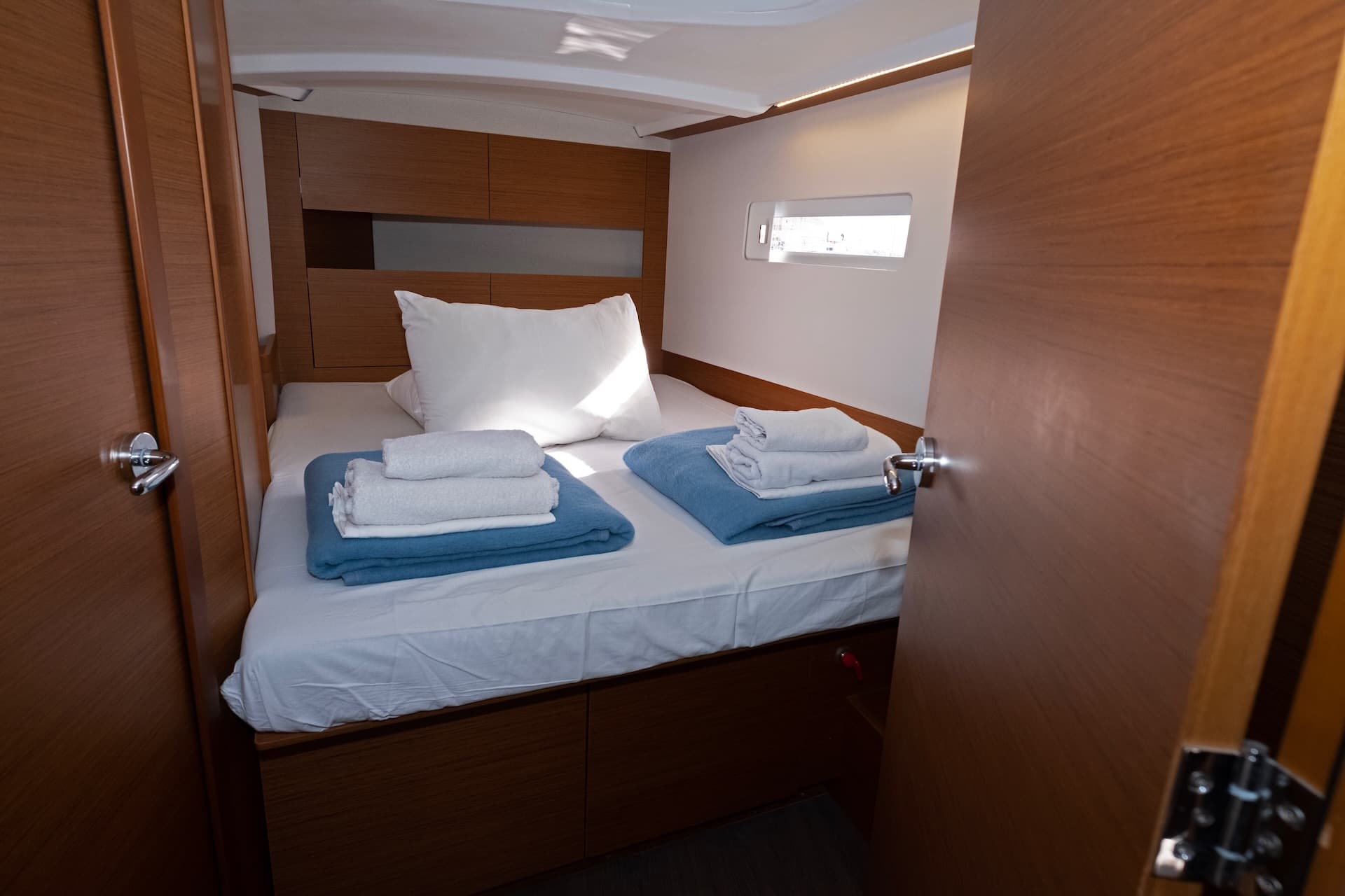 Jeanneau Sun Odyssey 410 Midnight Kiss – bilde 3 av 14