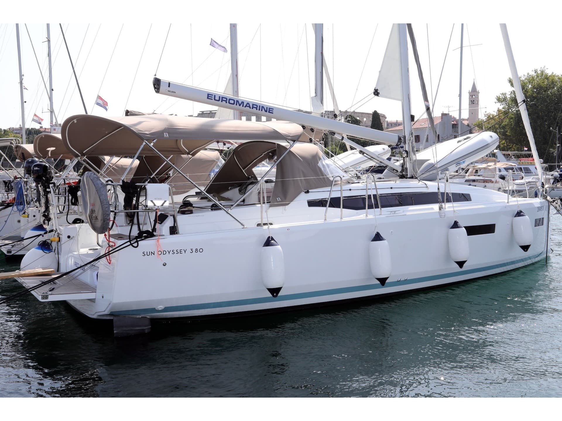 Jeanneau Sun Odyssey 380 Red Kiss