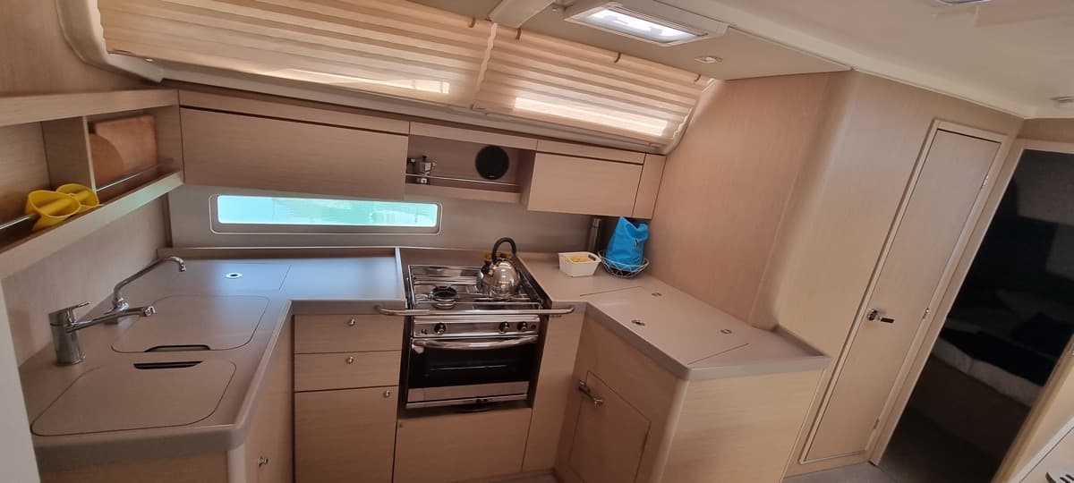 Beneteau Oceanis 40.1 Aries – bilde 5 av 14