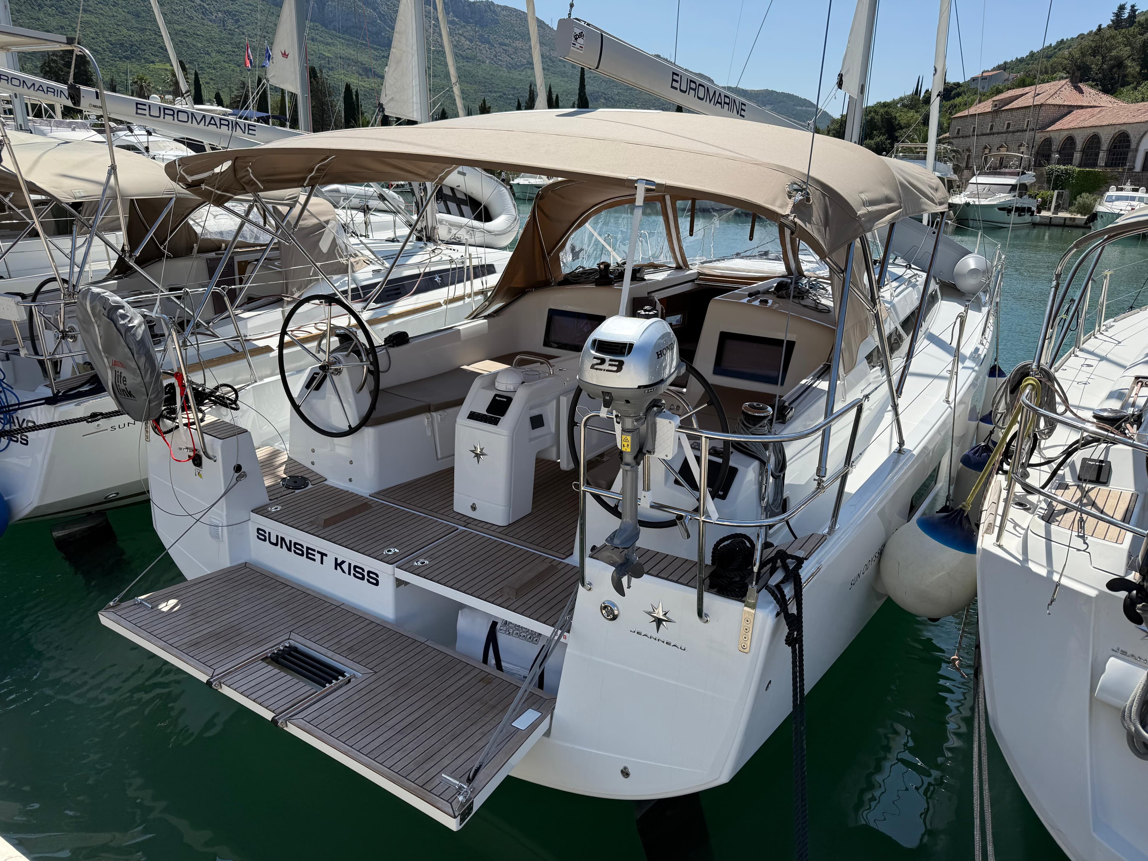 Jeanneau Sun Odyssey 410 Sunset Kiss
