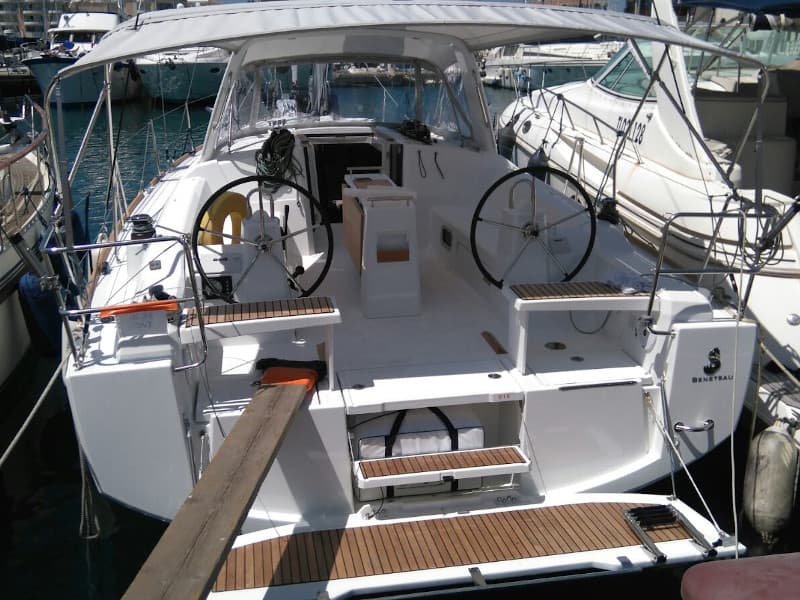 Beneteau Oceanis 38 Folie
