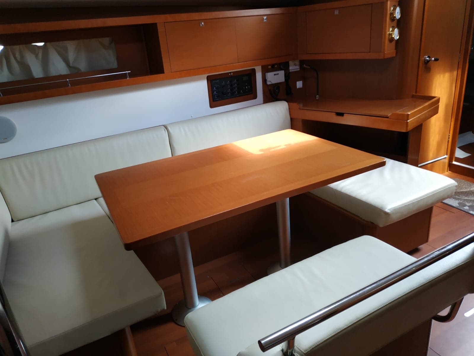 Beneteau Oceanis 45 Aleph – bilde 5 av 11