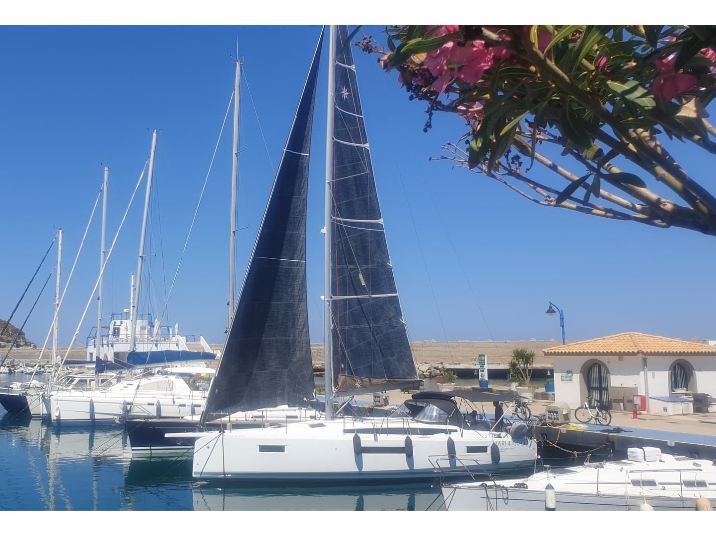 Jeanneau Sun Odyssey 410 The song is you