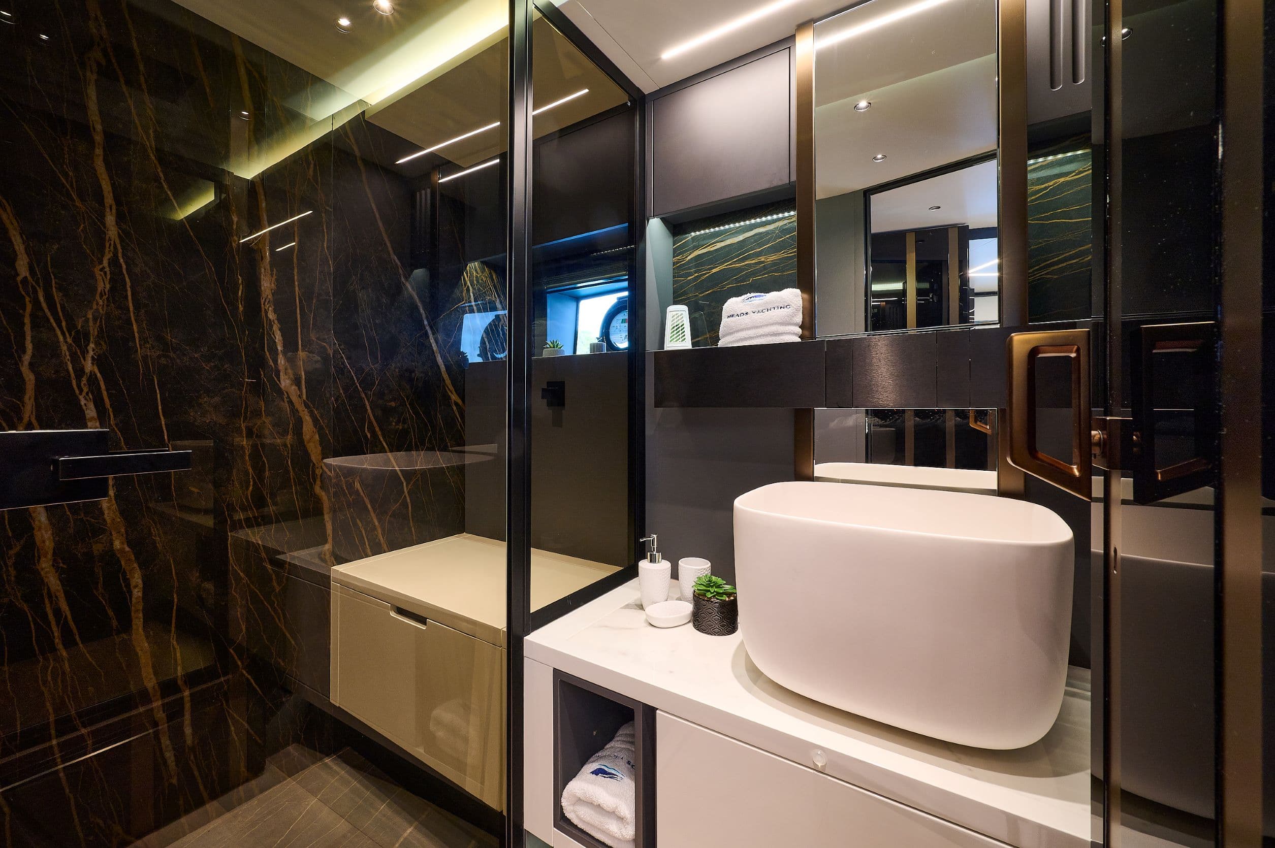 Explorer 62 Premium + – bilde 5 av 24