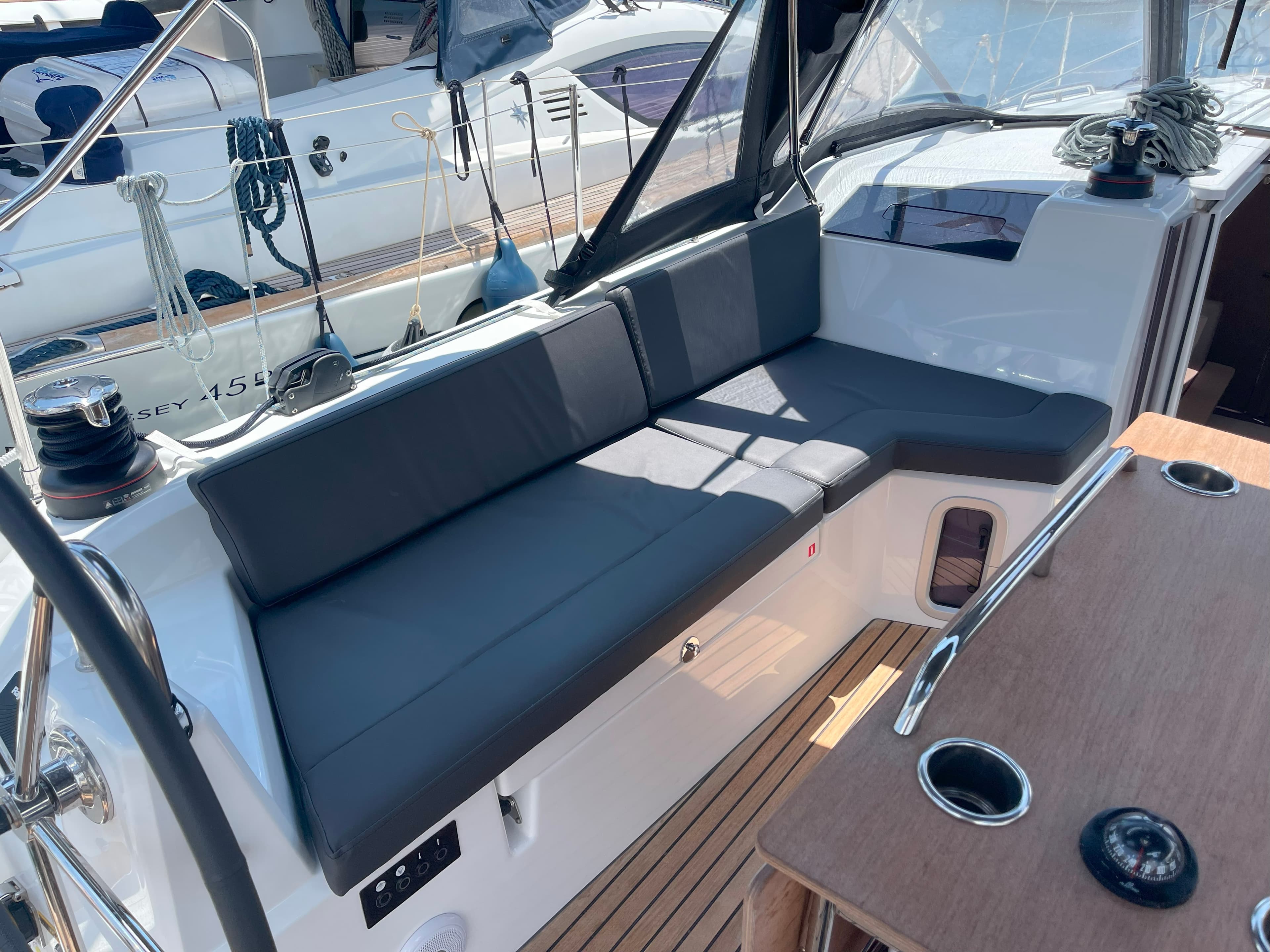 Beneteau Oceanis 40.1 Neda – bilde 2 av 19