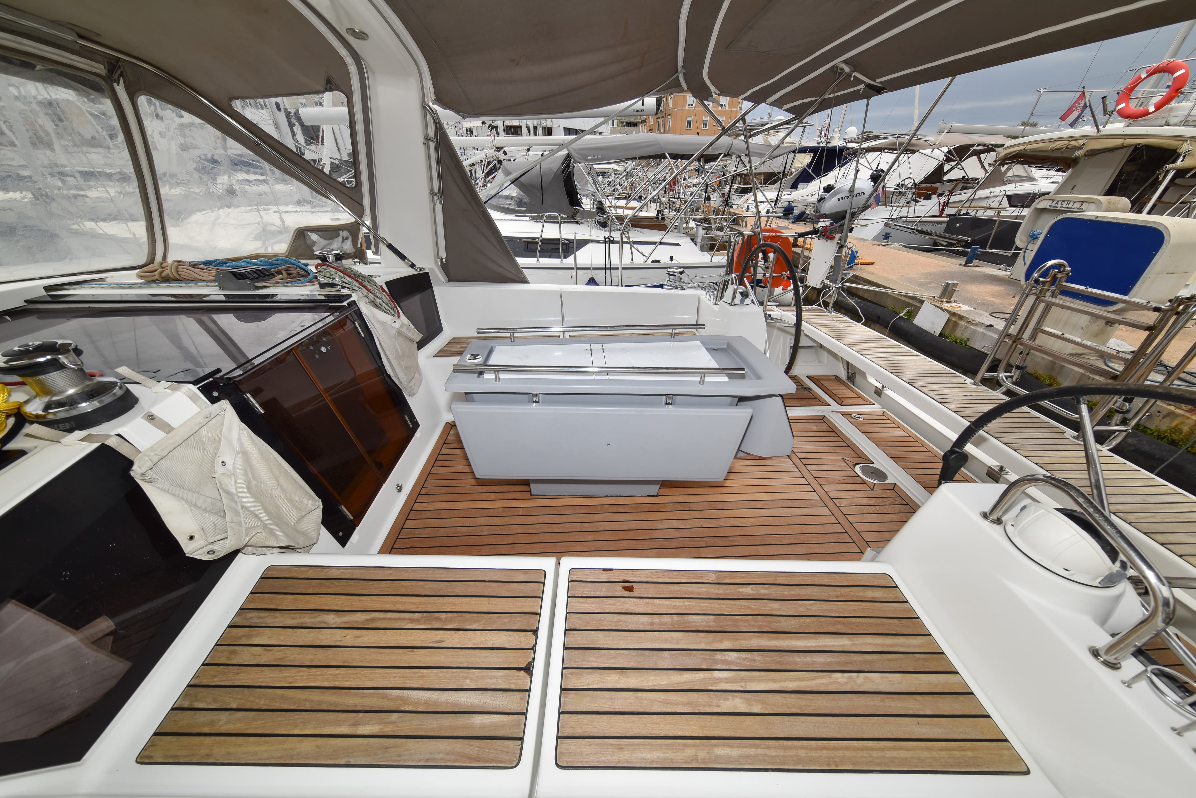 Beneteau Oceanis 41 Hope – bilde 5 av 87