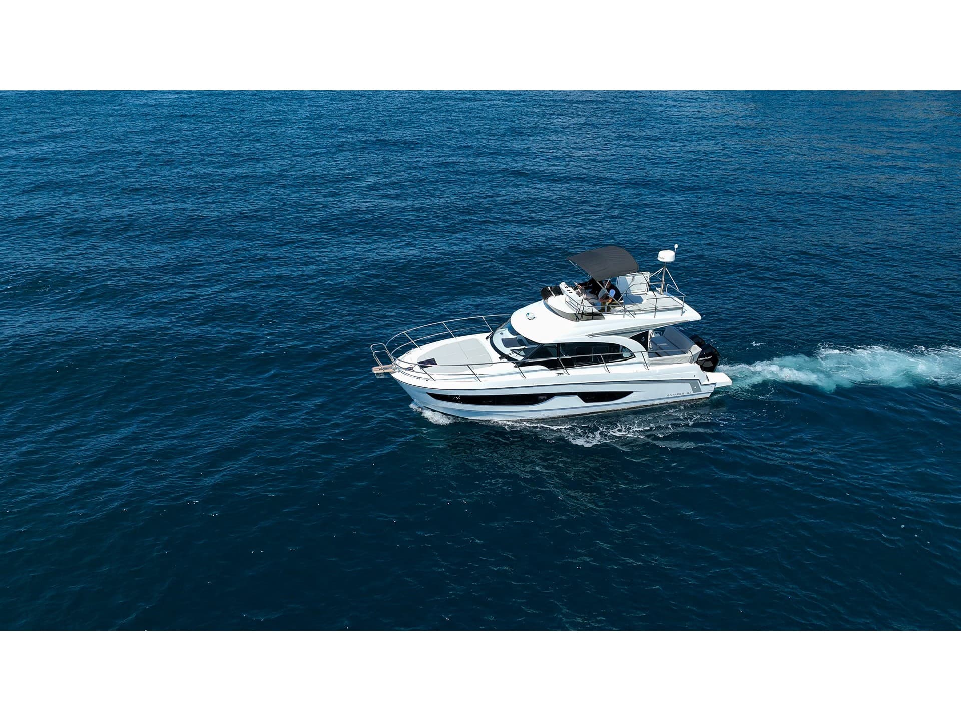 Beneteau Antares 11 Fly DESIRE