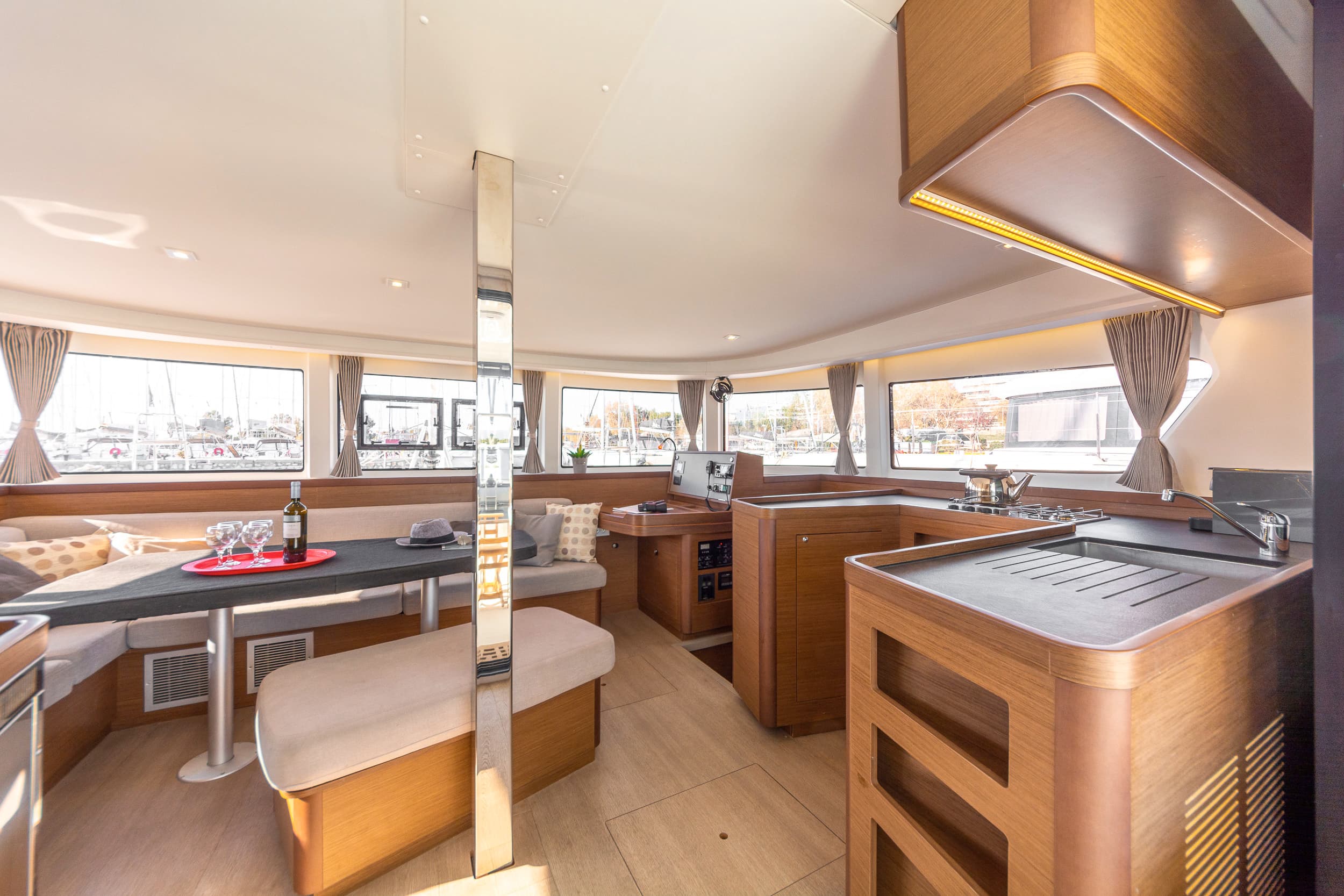 Lagoon 42 White Pearl – bilde 2 av 28
