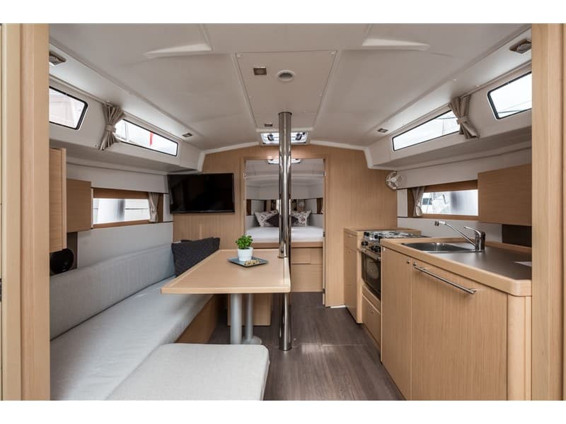 Beneteau Oceanis 38.1 TEODORA – bilde 2 av 12