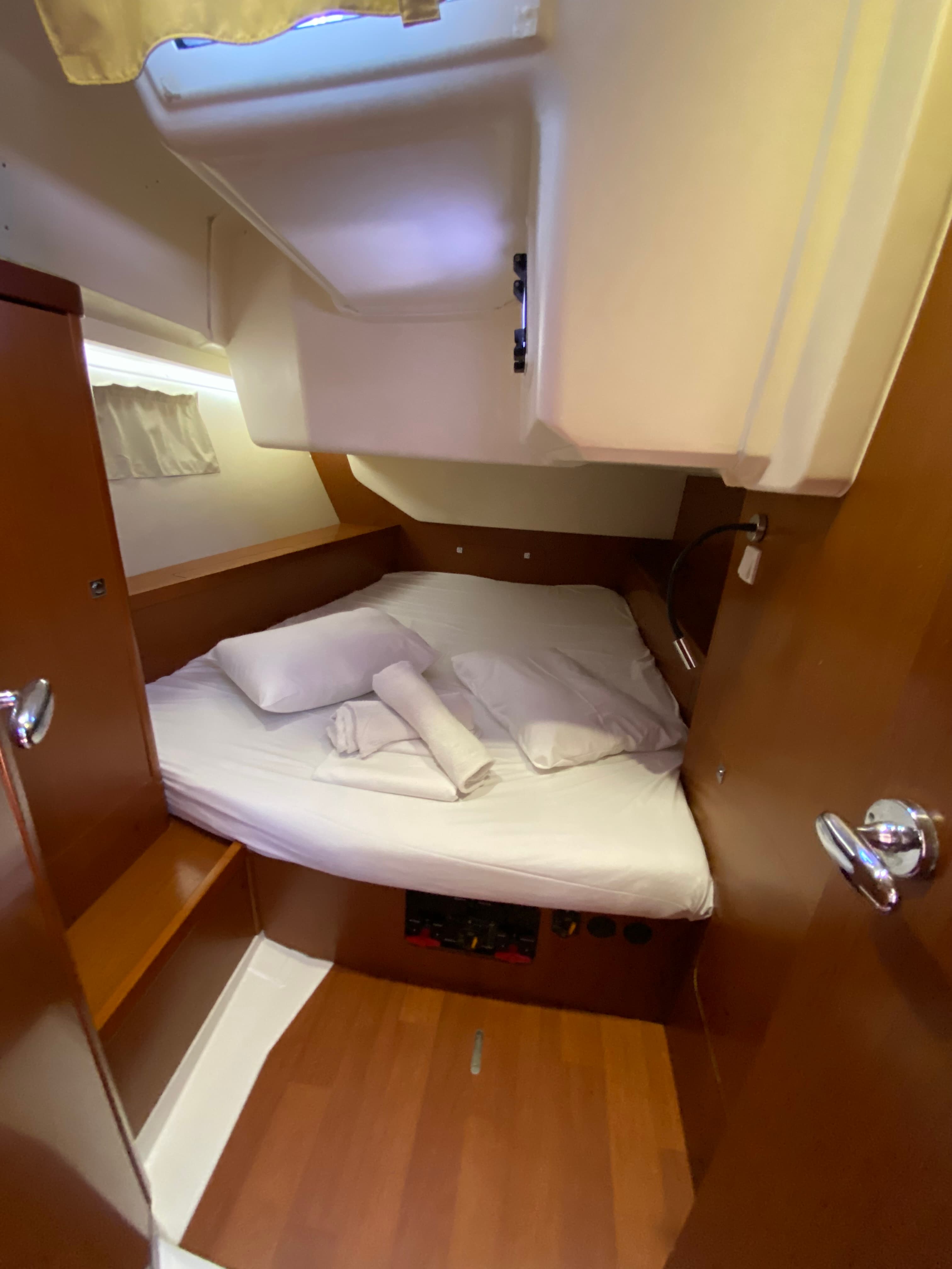 Beneteau Oceanis 45 Callidora – bilde 2 av 39