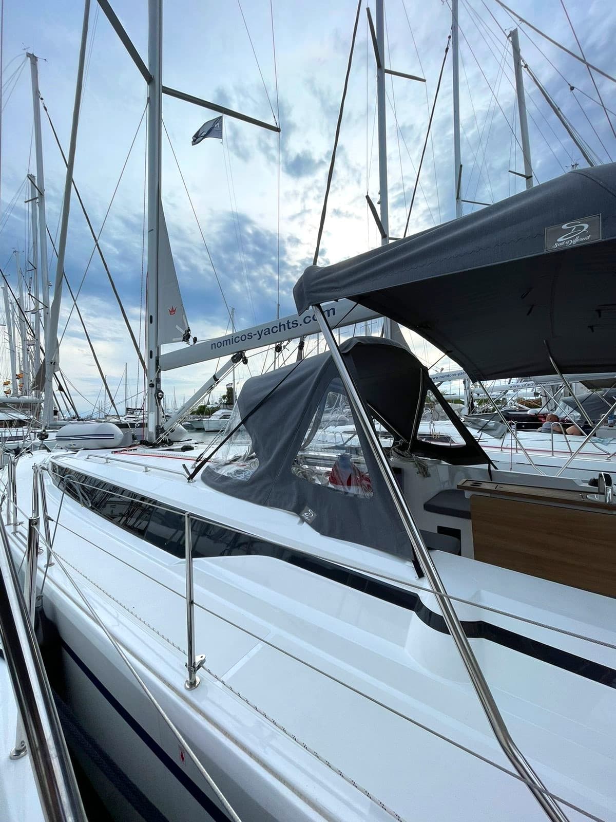 Bavaria C42 – bilde 2 av 18