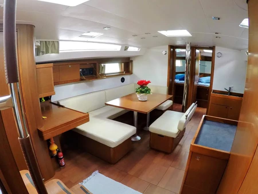 Beneteau Oceanis 48 Cayetana – bilde 2 av 3
