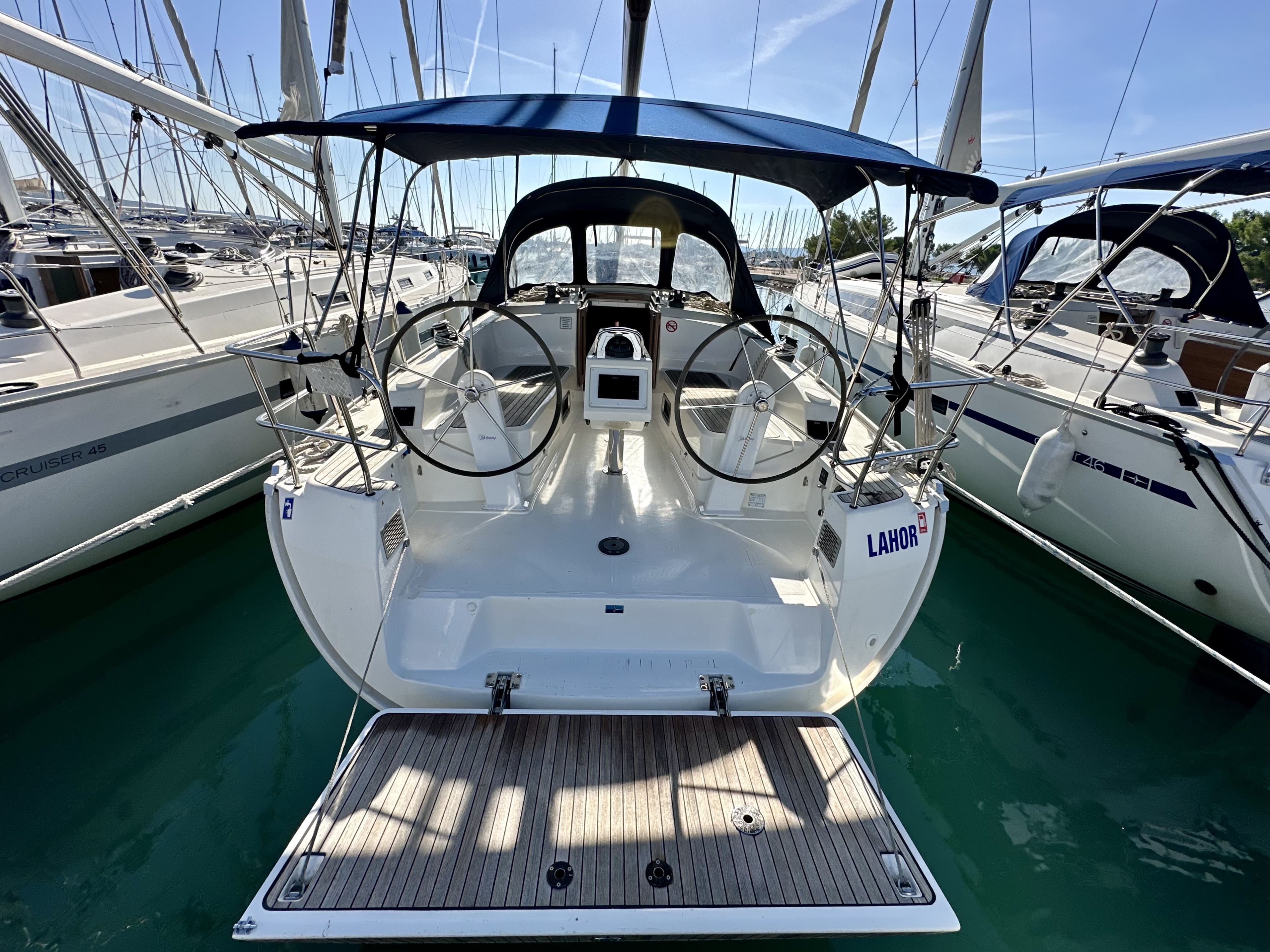 Bavaria Cruiser 37 Lahor