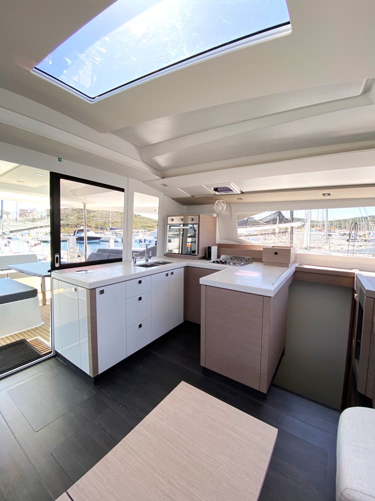 Fountaine Pajot Astréa 42 ION – bilde 5 av 20