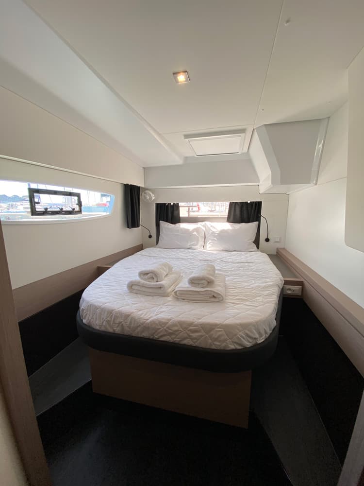 Fountaine Pajot Astréa 42 ION – bilde 2 av 20