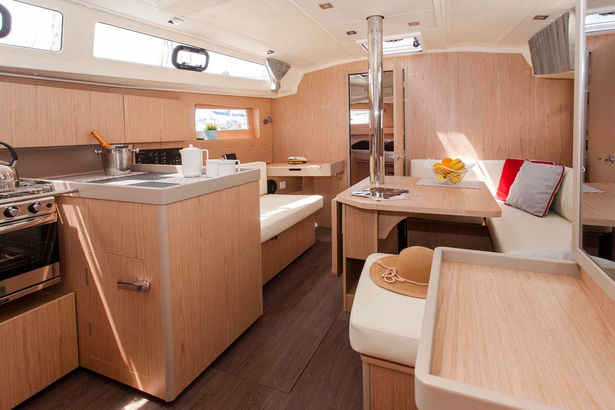 Beneteau Oceanis 41.1 King Crimson – bilde 2 av 13