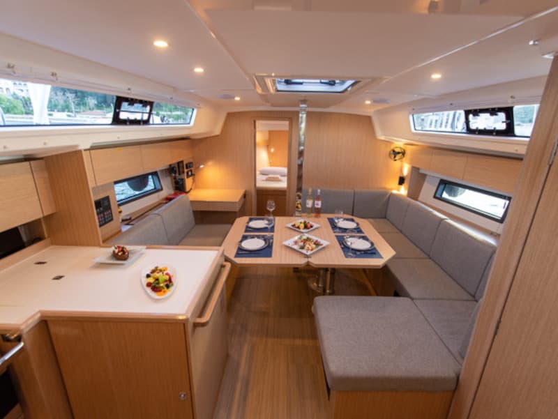 Bavaria C42 Karpouzi – bilde 4 av 23