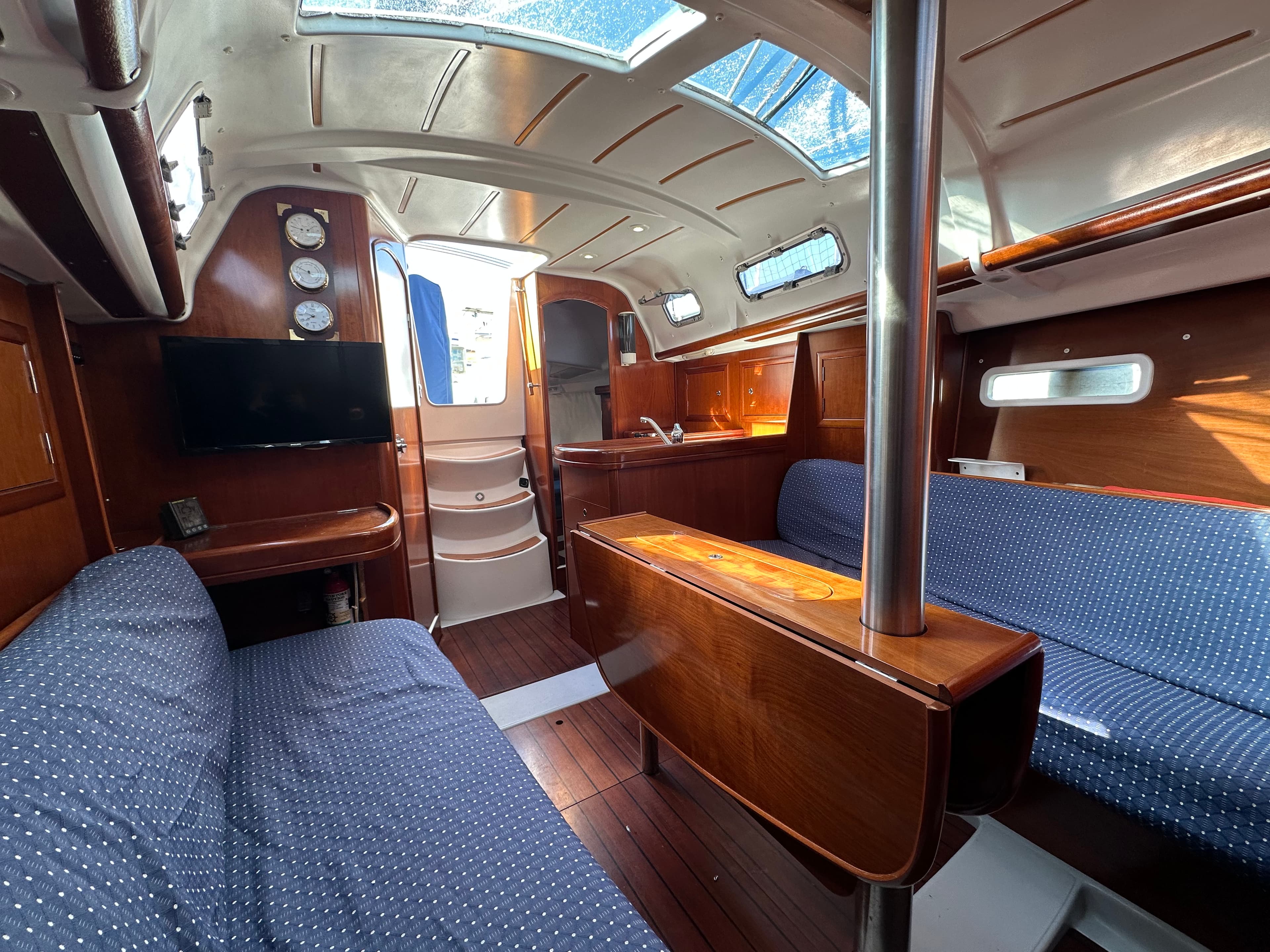 Beneteau Oceanis 323 Cassiopea – bilde 4 av 41