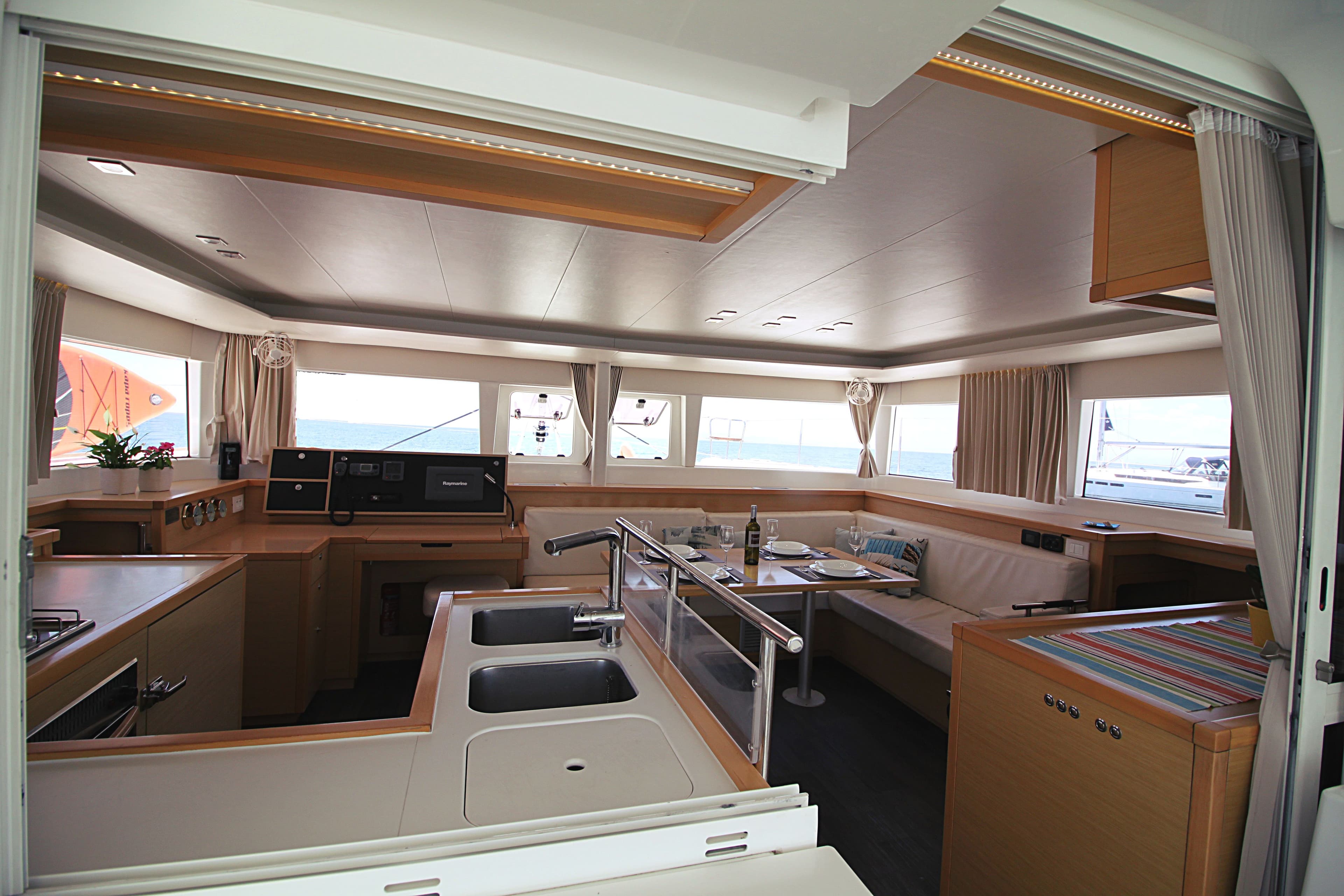 Lagoon 450 Fly Poker Face - (A/C - Generator - Refit 2021) – bilde 2 av 9