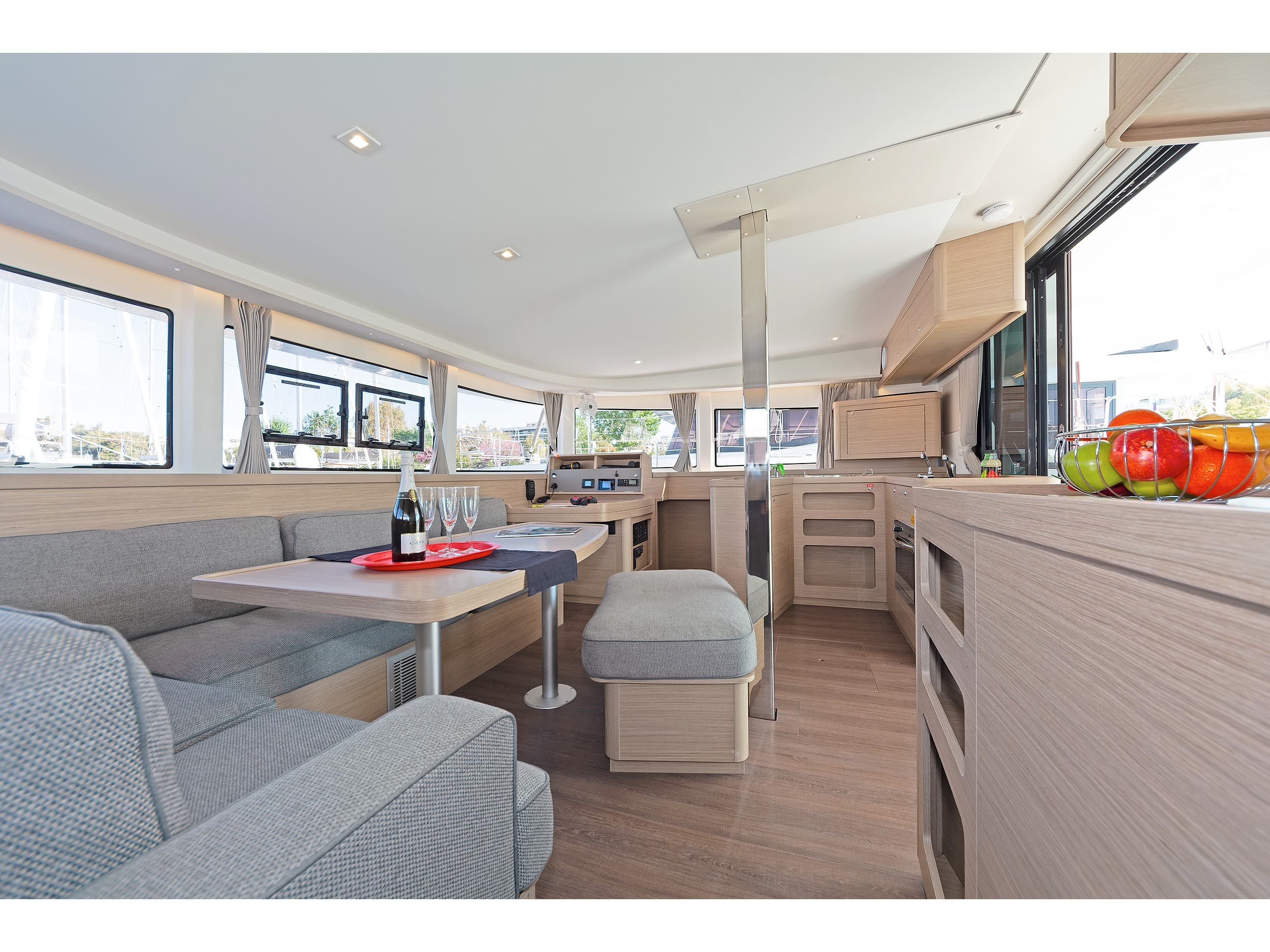 Lagoon 42 Eternity (ONLY SKIPPERED) – bilde 2 av 19