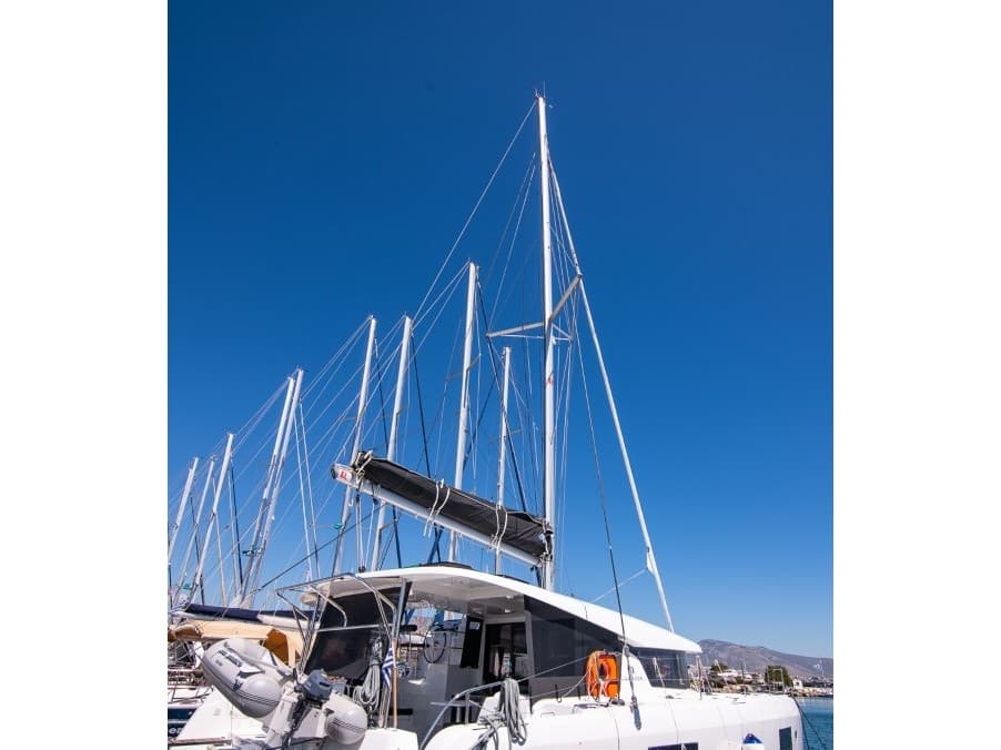 Lagoon 42 Blue Trident