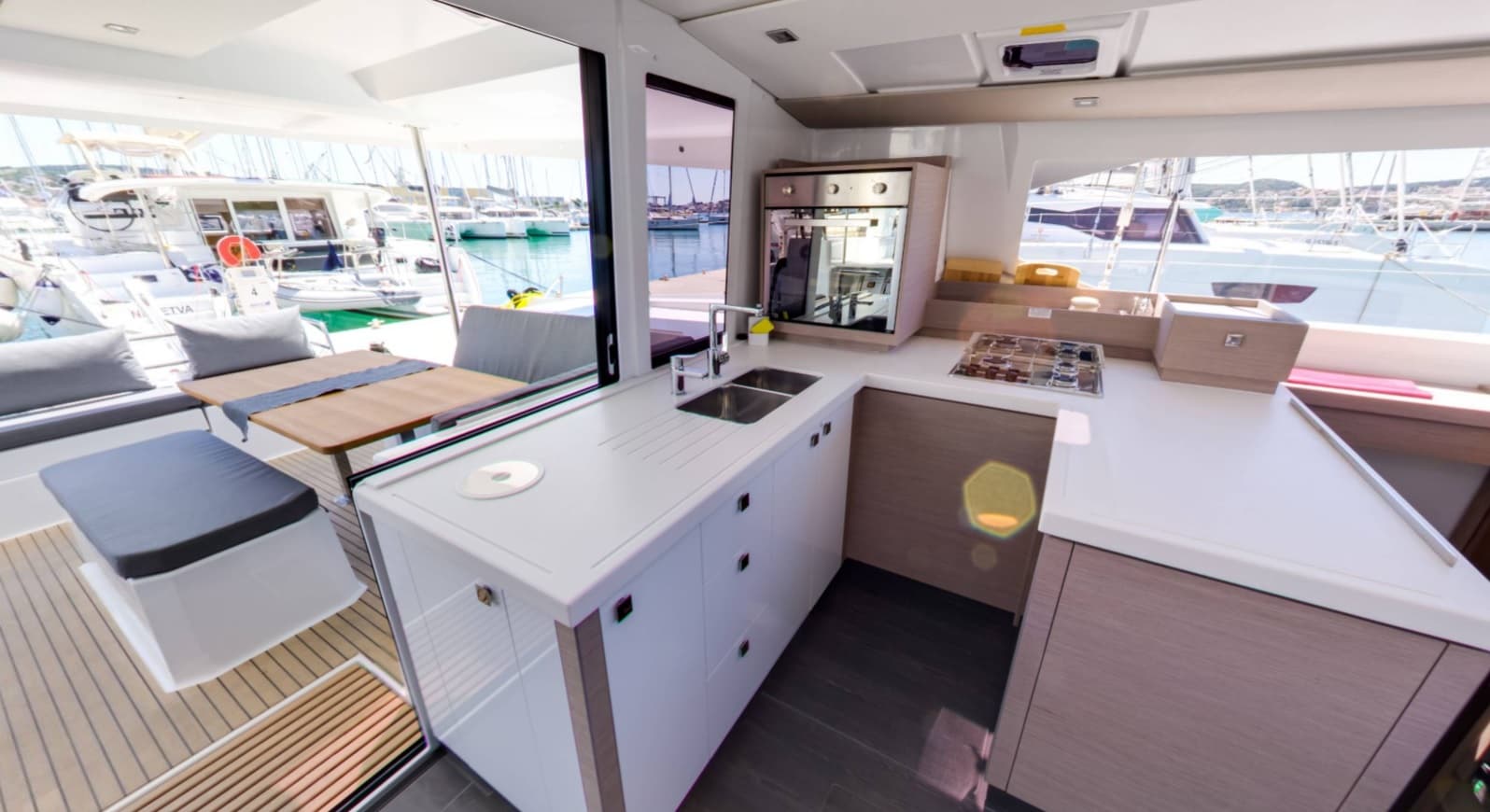 Fountaine Pajot Astréa 42 MAGIC SUMMER – bilde 2 av 16