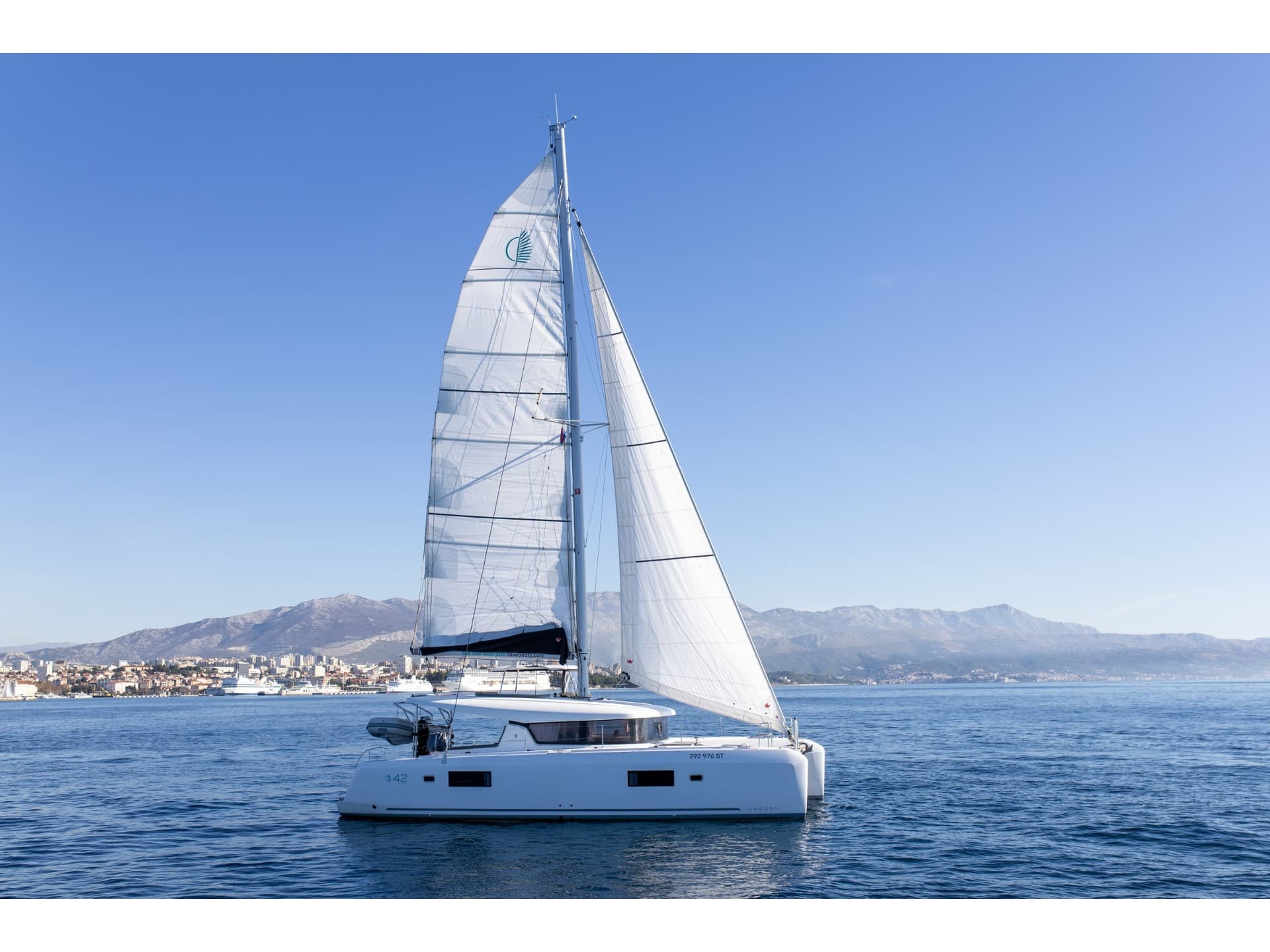 Lagoon 42 SAX IV
