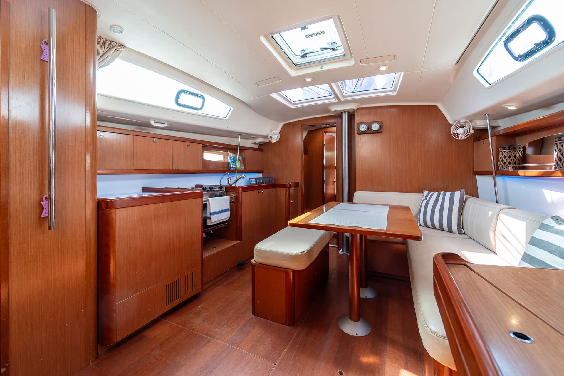 Beneteau Oceanis 43 Errika – bilde 2 av 20