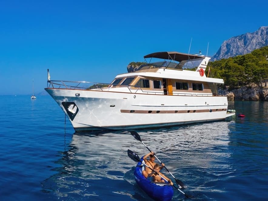 Motoryacht Custom Blanka