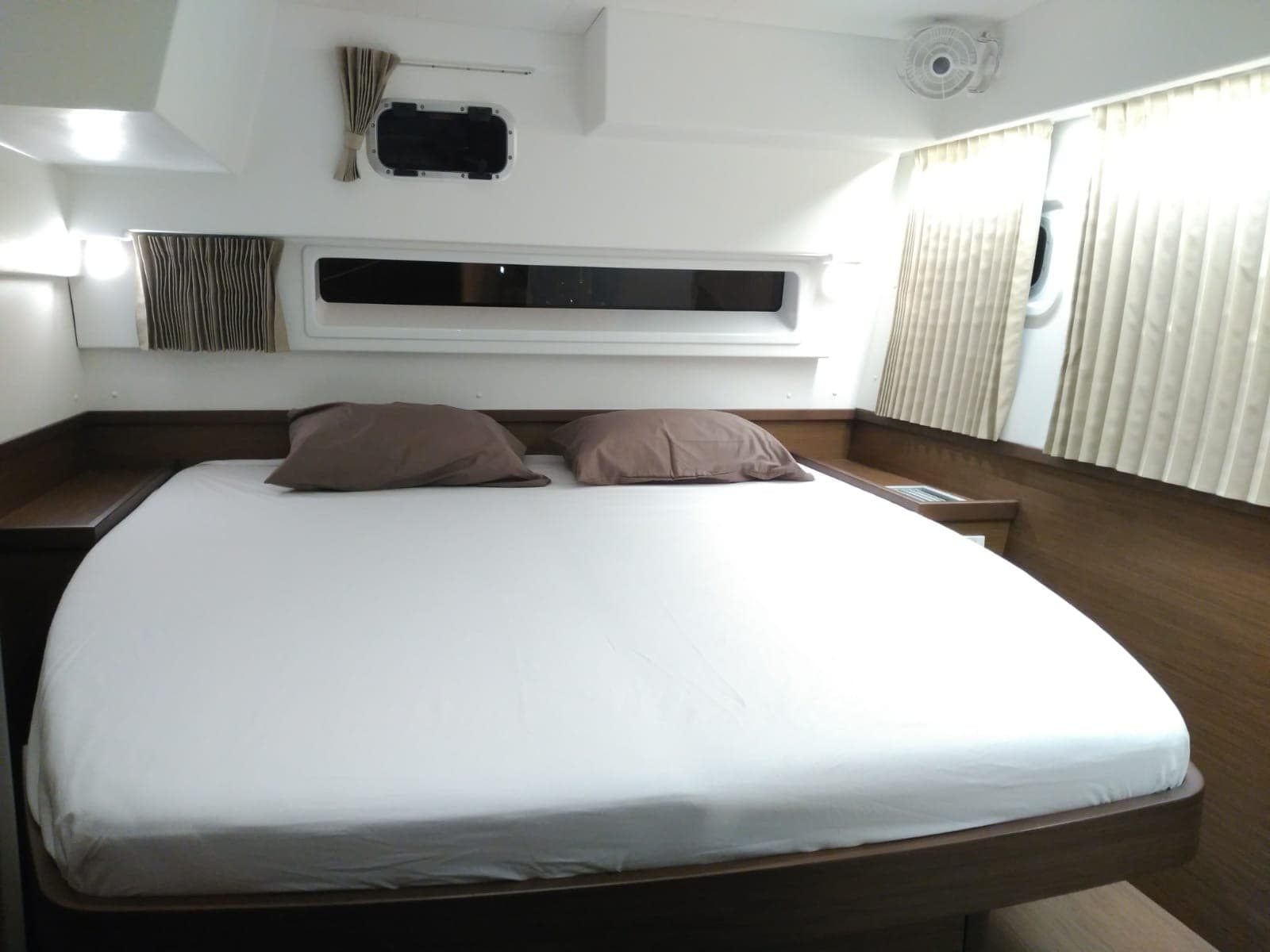 Lagoon 42 Premium – bilde 3 av 9