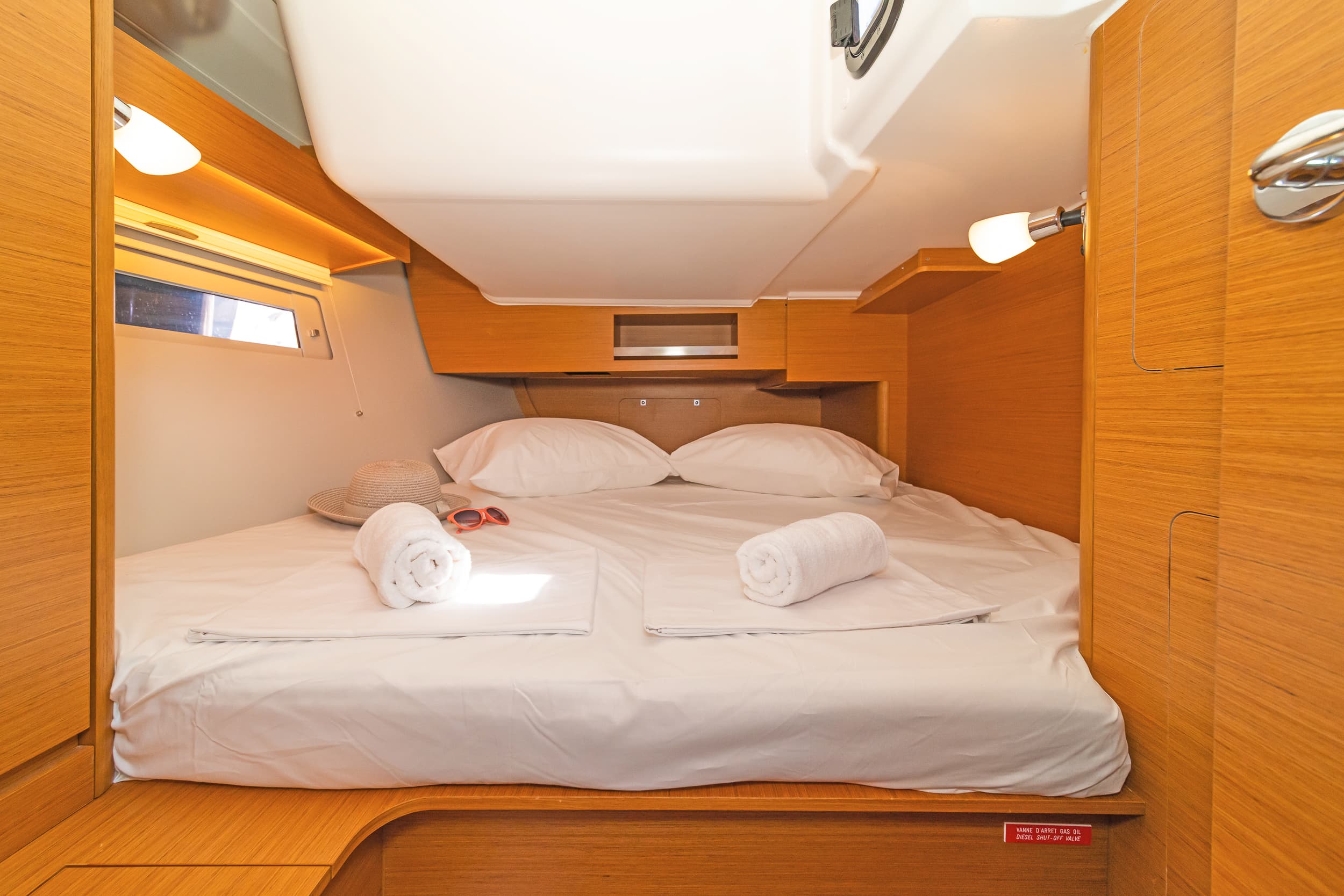 Dufour 390 Agnes – bilde 2 av 15