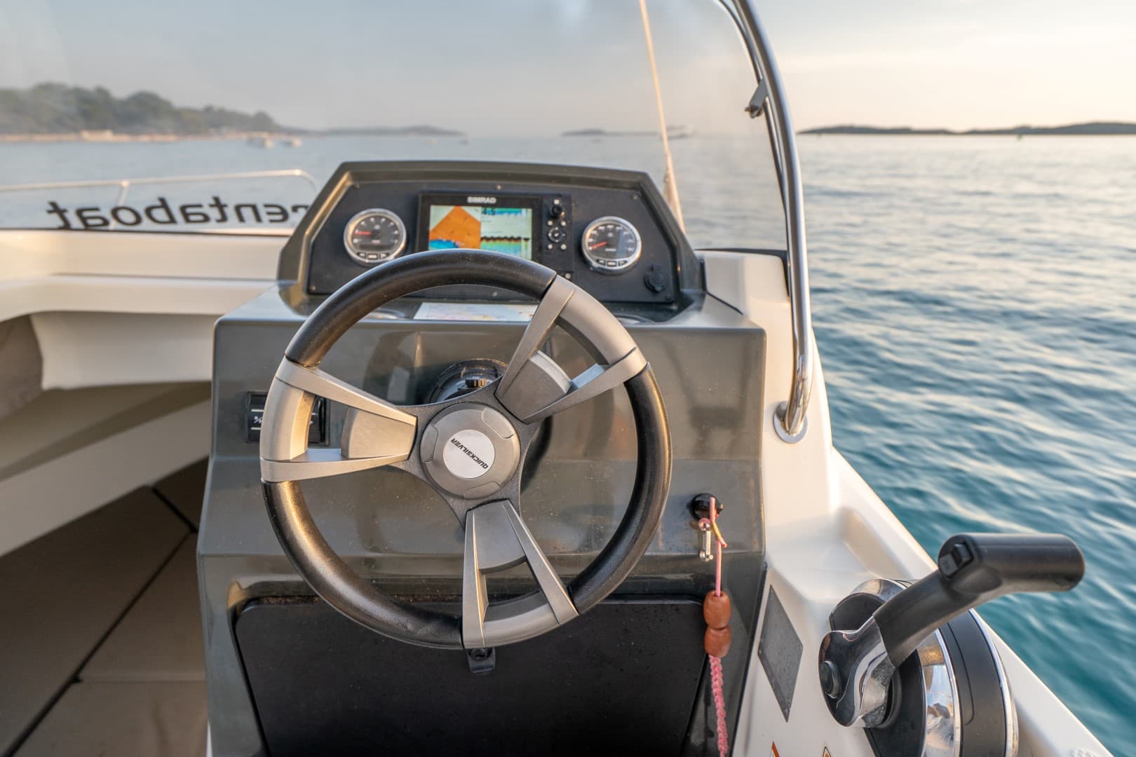 Quicksilver 605 Sundeck – bilde 2 av 33