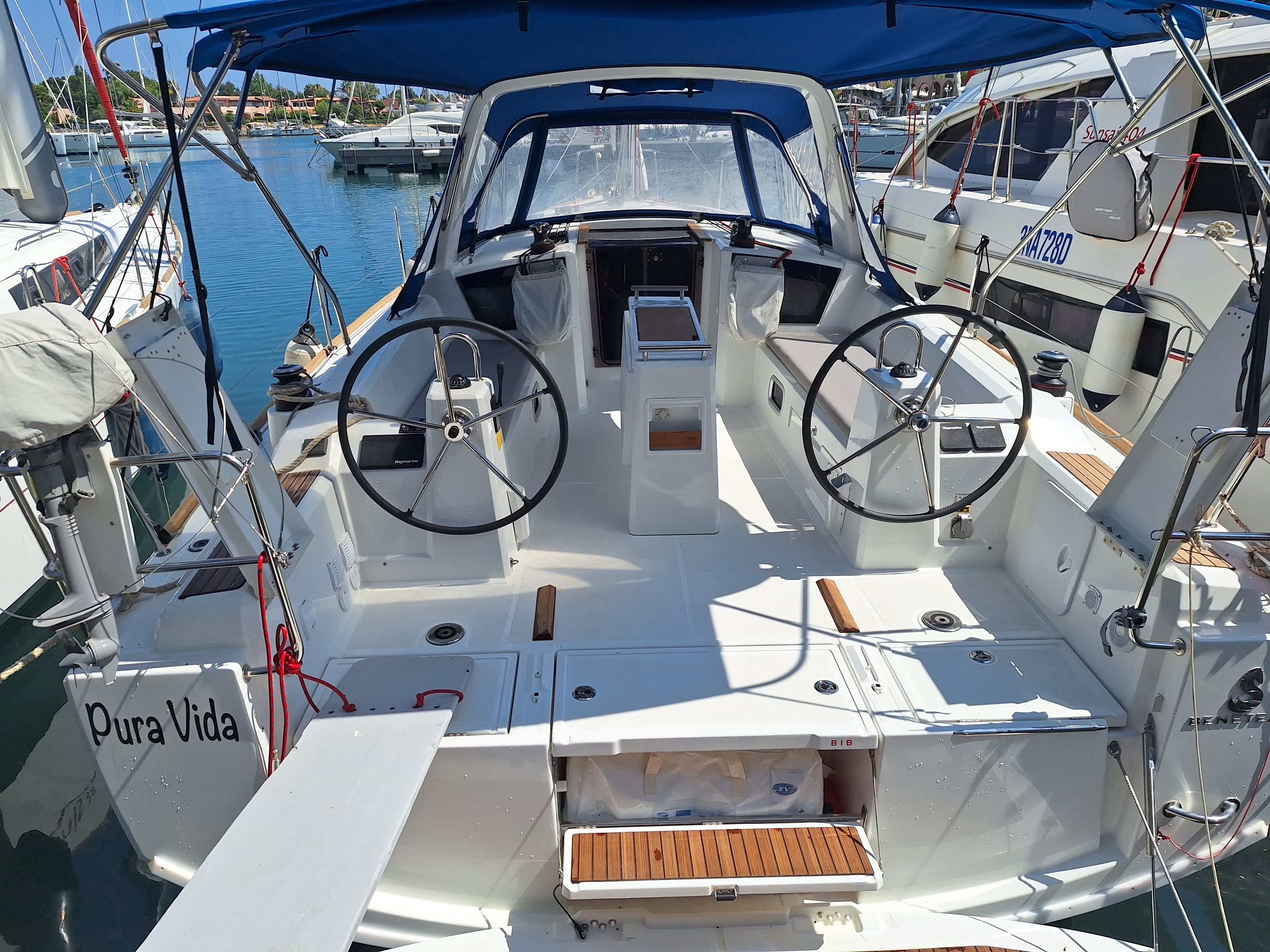Beneteau Oceanis 38.1 Pura Vida