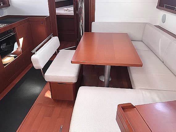 Beneteau Oceanis 45 Atlantica – bilde 4 av 18
