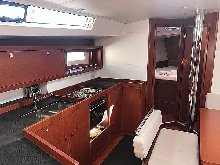 Beneteau Oceanis 45 Atlantica – bilde 3 av 18