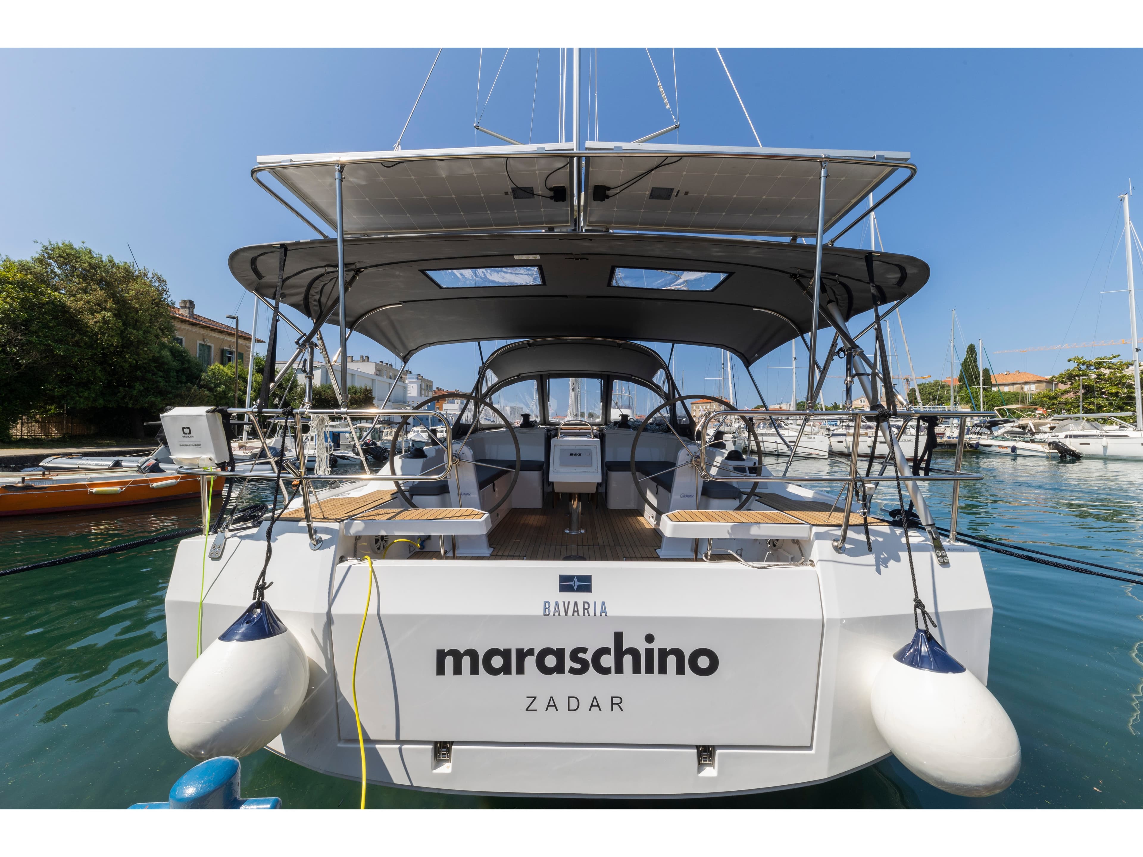 Bavaria C42 Maraschino