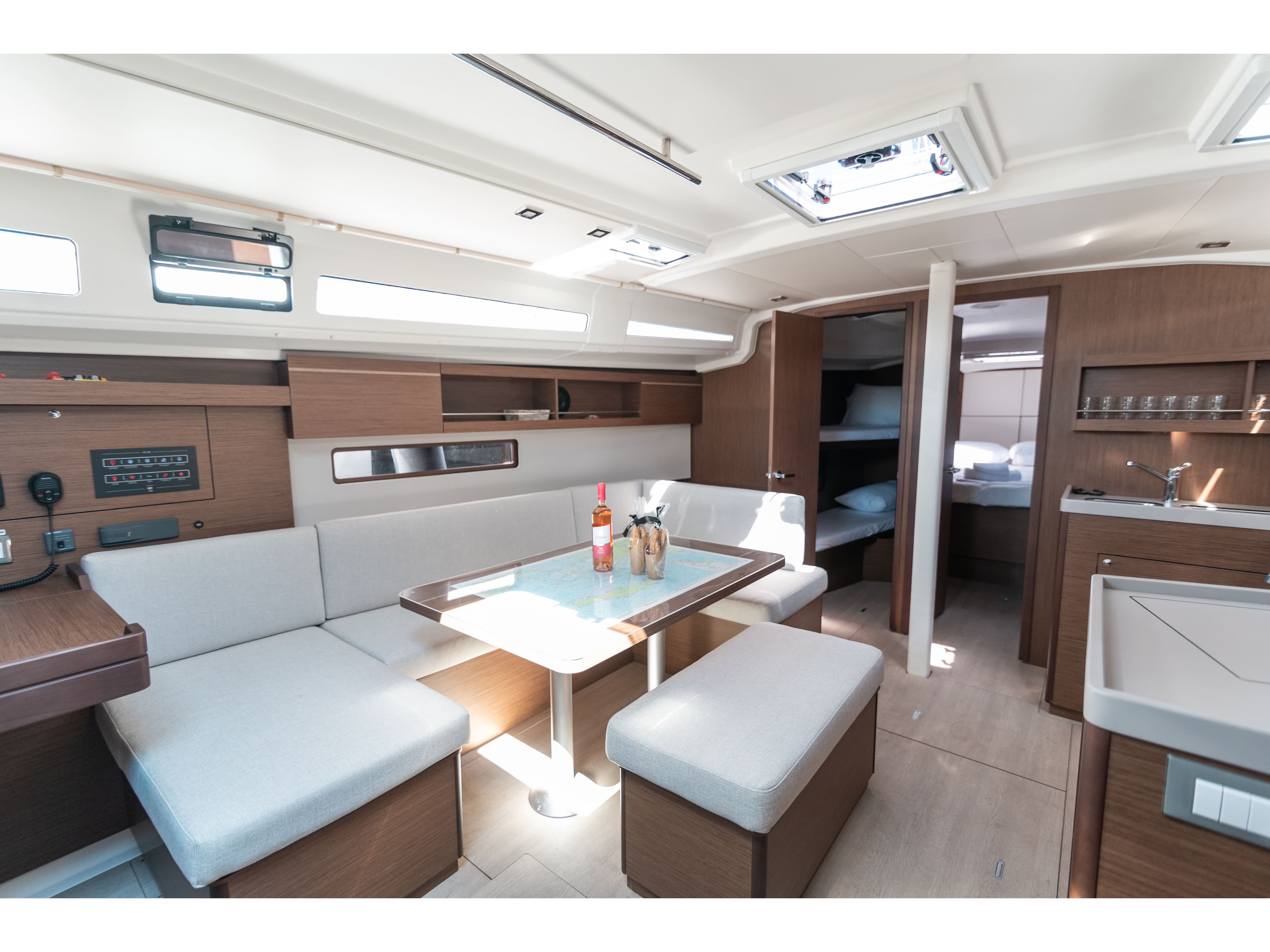 Beneteau Oceanis 40.1 Little Antonis – bilde 4 av 8