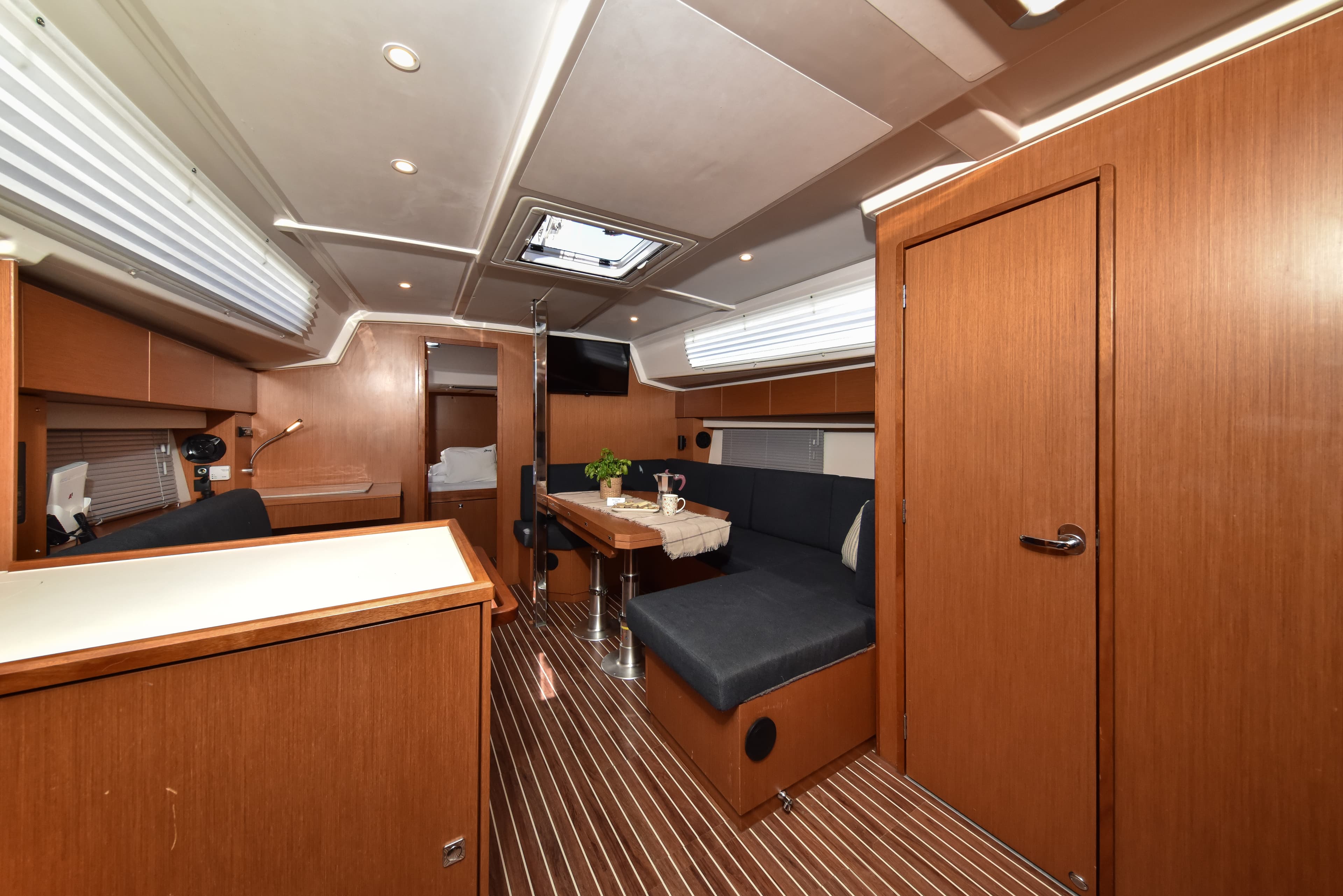 Bavaria C42 Bella – bilde 4 av 48