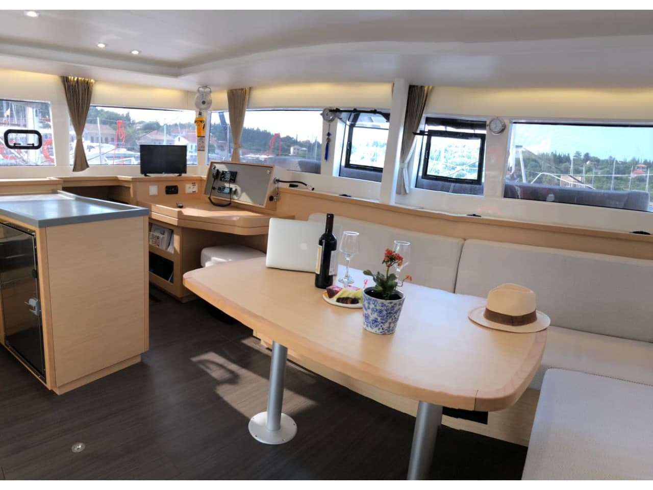 Lagoon 450 Fly Aristofanis – bilde 2 av 3
