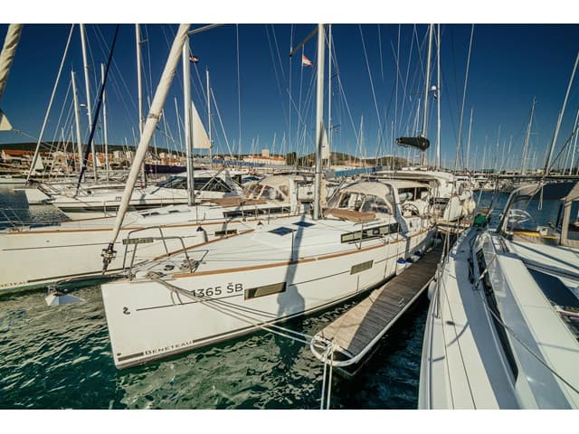 Beneteau Oceanis 38 HAPPY